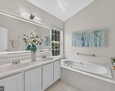 12203 Tenbury Terrace - Photo Thumbnail 59