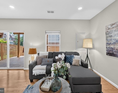 12203 Tenbury Terrace - Photo Thumbnail 80