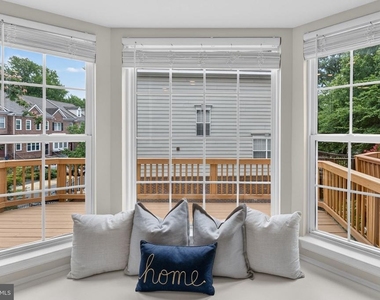 12203 Tenbury Terrace - Photo Thumbnail 38