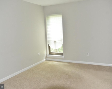 5765 Rexford Court - Photo Thumbnail 7