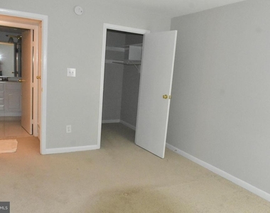 5765 Rexford Court - Photo Thumbnail 11