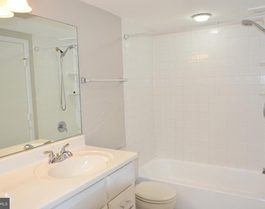 5765 Rexford Court - Photo Thumbnail 8