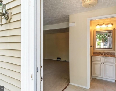7973 Tyson Oaks Circle - Photo Thumbnail 8