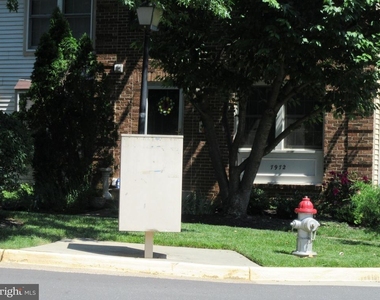 7973 Tyson Oaks Circle - Photo Thumbnail 2