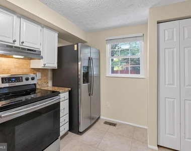 7973 Tyson Oaks Circle - Photo Thumbnail 21