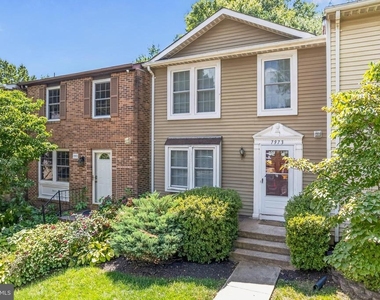 7973 Tyson Oaks Circle - Photo Thumbnail 5