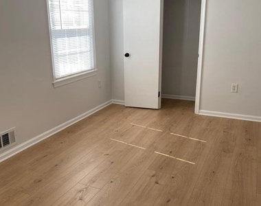 8049 Saint Annes Court - Photo Thumbnail 7