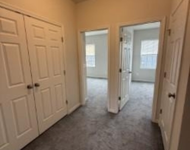 240 Parkland Drive - Photo Thumbnail 23