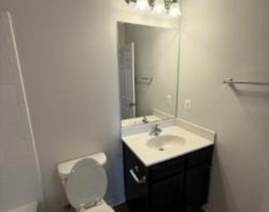240 Parkland Drive - Photo Thumbnail 13