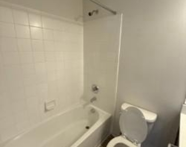 240 Parkland Drive - Photo Thumbnail 14