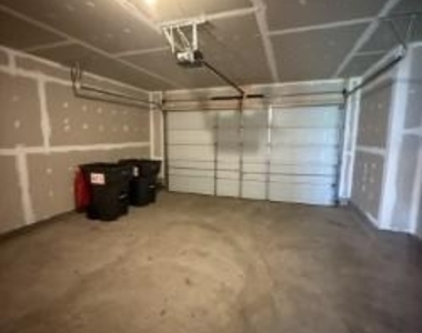 240 Parkland Drive - Photo Thumbnail 28