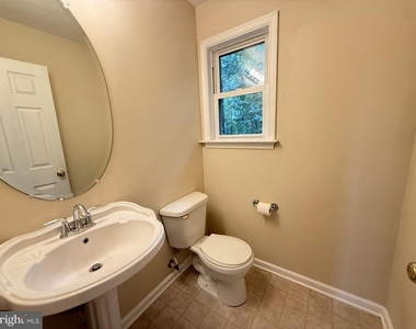 1234 Lakeview Drive - Photo Thumbnail 16