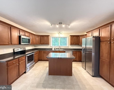 1234 Lakeview Drive - Photo Thumbnail 12