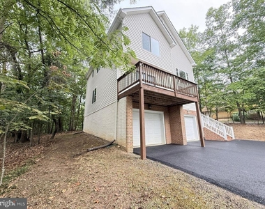 1234 Lakeview Drive - Photo Thumbnail 2