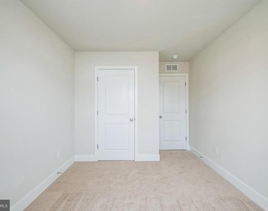 121 Nootka Way - Photo Thumbnail 13