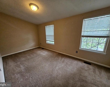 104 Township Court - Photo Thumbnail 22