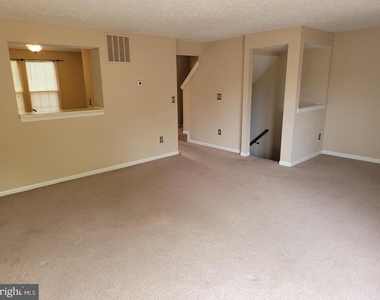 104 Township Court - Photo Thumbnail 9