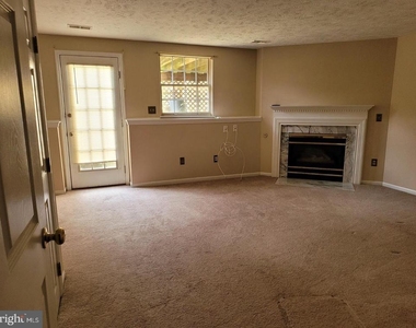 104 Township Court - Photo Thumbnail 11