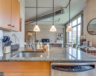 520 John Carlyle Street - Photo Thumbnail 10