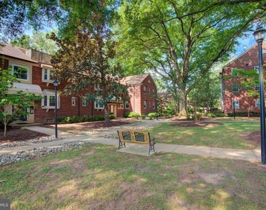 2100 N Scott Street - Photo Thumbnail 6