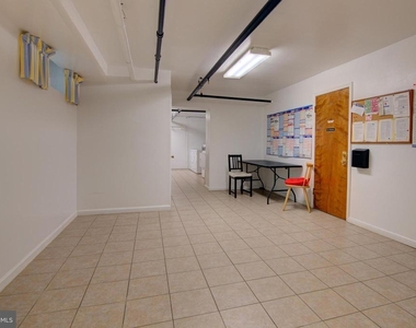 2100 N Scott Street - Photo Thumbnail 2
