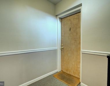 2100 N Scott Street - Photo Thumbnail 1