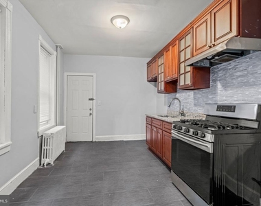 3553 Emerald Street - Photo Thumbnail 4