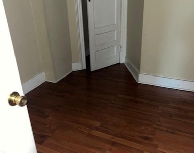 5634 Walnut Street - Photo Thumbnail 3