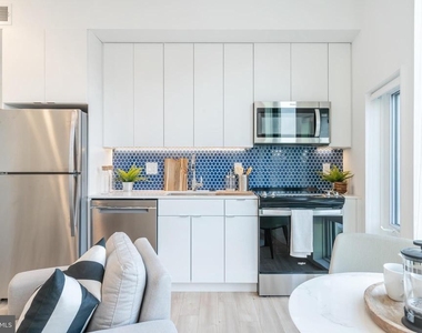 1131 N Front Street - Photo Thumbnail 11