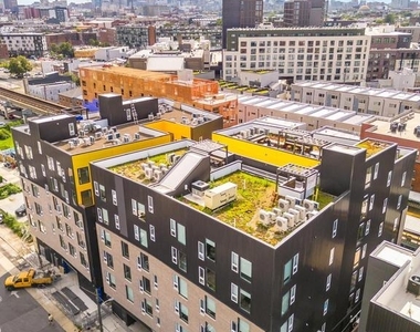 1131 N Front Street - Photo Thumbnail 40