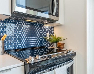 1131 N Front Street - Photo Thumbnail 18