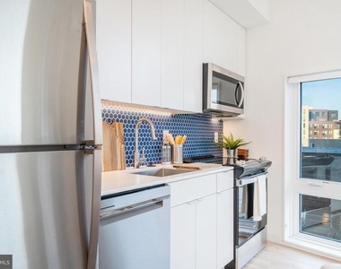 1131 N Front Street - Photo Thumbnail 12