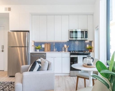 1131 N Front Street - Photo Thumbnail 16