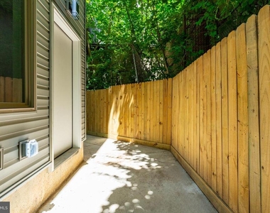 631 N Preston Street - Photo Thumbnail 6
