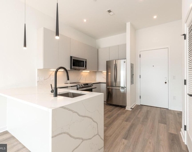 3120 W Jefferson Street - Photo Thumbnail 1
