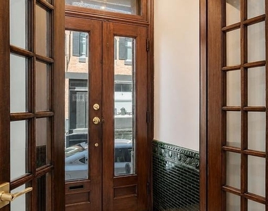 1519 N Dover Street - Photo Thumbnail 2