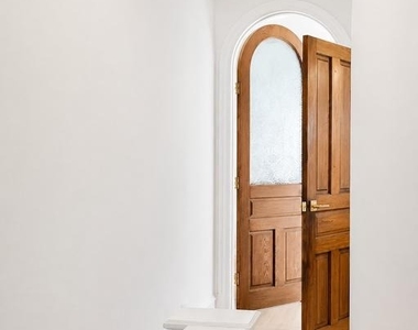 1519 N Dover Street - Photo Thumbnail 8