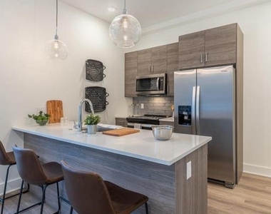 5545 Pulaski Avenue - Photo Thumbnail 9