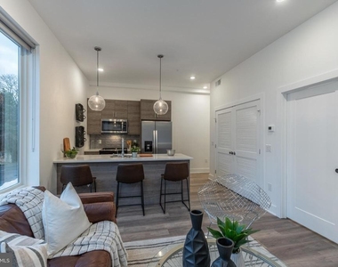 5545 Pulaski Avenue - Photo Thumbnail 14