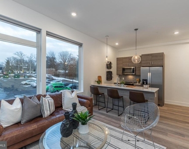 5545 Pulaski Avenue - Photo Thumbnail 4