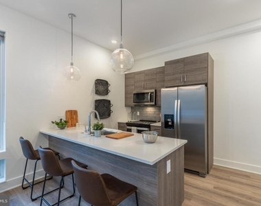 5545 Pulaski Avenue - Photo Thumbnail 6