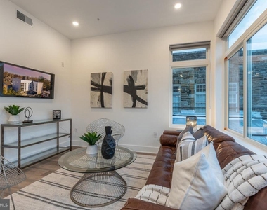 5545 Pulaski Avenue - Photo Thumbnail 1