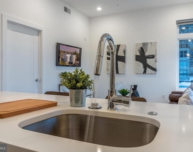 5545 Pulaski Avenue - Photo Thumbnail 10