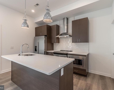 710 N 16th Street - Photo Thumbnail 5