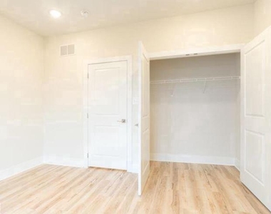 2531 N Mascher Street - Photo Thumbnail 17