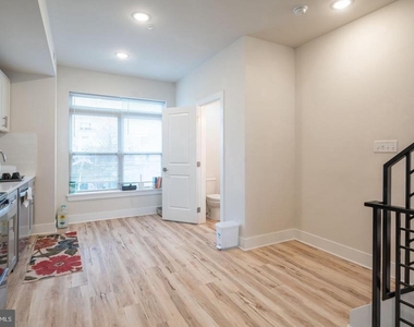 2531 N Mascher Street - Photo Thumbnail 5