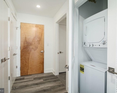 1245 Ridge Avenue - Photo Thumbnail 15
