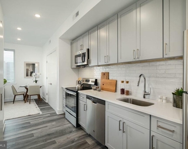 1245 Ridge Avenue - Photo Thumbnail 2