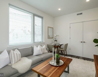 1245 Ridge Avenue - Photo Thumbnail 5