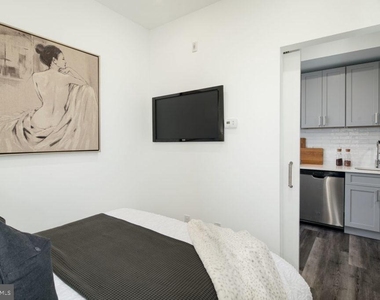 1245 Ridge Avenue - Photo Thumbnail 9